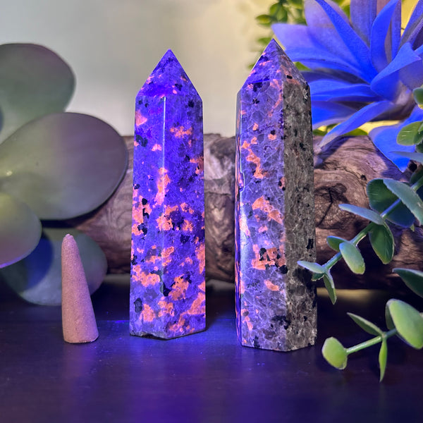 Emberlite or Yooperlite (UV Reactive) - Fascinating