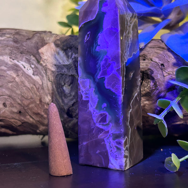 Volcano Agate (UV Reactive) - Mesmerizing beauty under black light