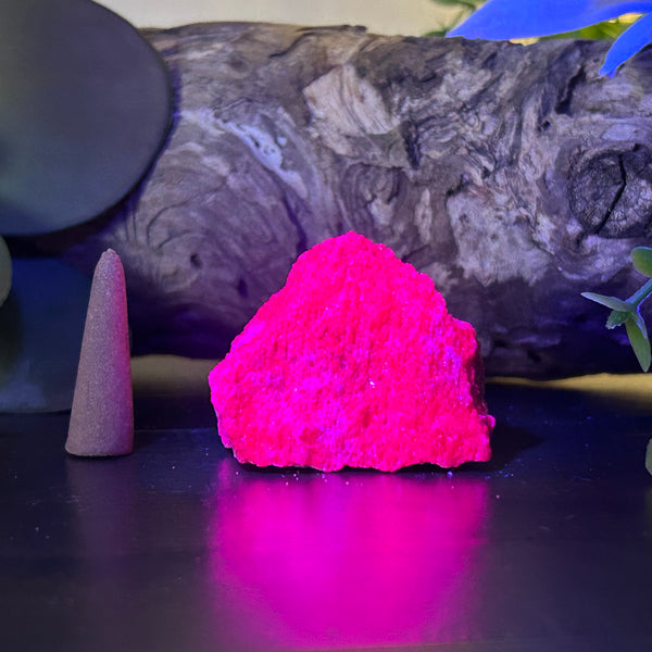 Ruby - Raw Synthetic (UV Reactive)