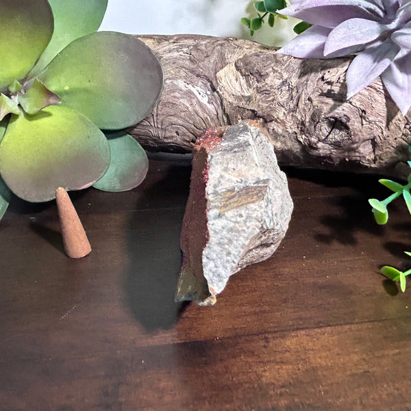 Vanadinite - side view