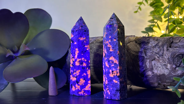 Emberlite or Yooperlite (UV Reactive) - Mesmerizing
